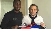 Balanta zeigt sich mit FCB-Shirt