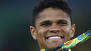 HSV mit Angebot für Douglas Santos