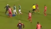 Schweden: Goalie wird von Hooligan attackiert