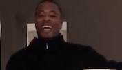 Evra tanzt als Panda gegen Rassismus
