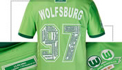 Wolfsburg läuft mit Jubiläumstrikots auf