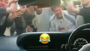 Lampard wird im Auto von Chelsea-Fans gefeiert