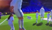 Ronaldo erschreckt das Einlaufkind