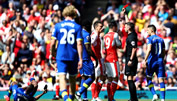 Koscielny packt die Blutgrätsche aus