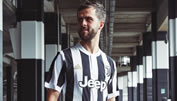 Juventus präsentiert sein neues Trikot