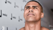 ManUtd blickt auf Douglas Costa