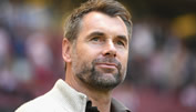 Bernd Hollerbach soll neuer HSV-Trainer werden