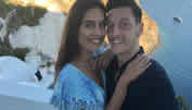 Mesut Özil verschickt Feriengrüsse