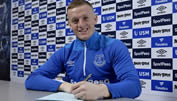 Englands Nationalgoalie Jordan Pickford bindet sich langfristig