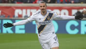 Ibrahimovic denkt über Milan-Angebot nach