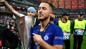 Eden Hazard posiert bereits mit Real-Trikot