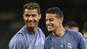Per Videoanruf: Ronaldo möchte James locken