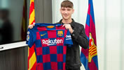 Barça angelt sich englischen Nachwuchsnationalspieler