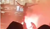 Ibrahimovic-Statue in Malmö wird angezündet