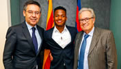 Jungstar Ansu Fati unterschreibt bei Barça neuen Vertrag