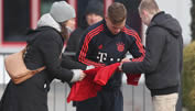 Wegen Coronavirus: Keine Autogramme & Selfies beim FC Bayern