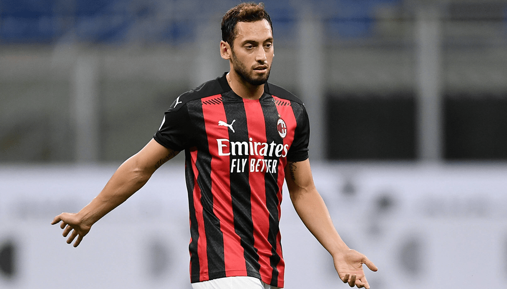 Hakan Calhanoglu bestätigt Unterschrift bei Inter