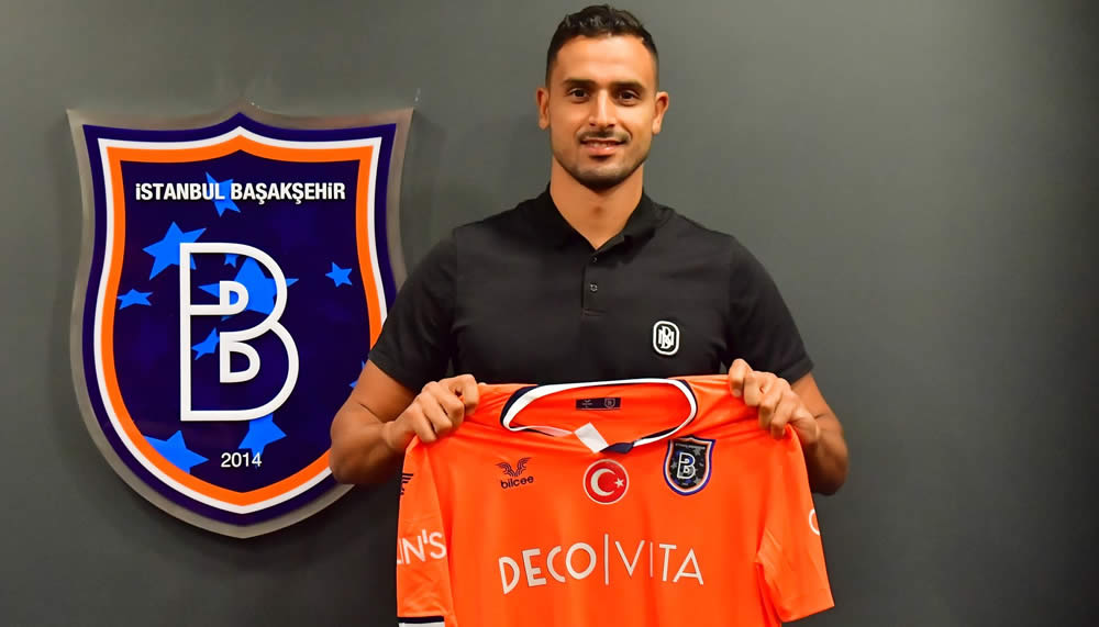 Nacer Chadli unterschreibt in Istanbul