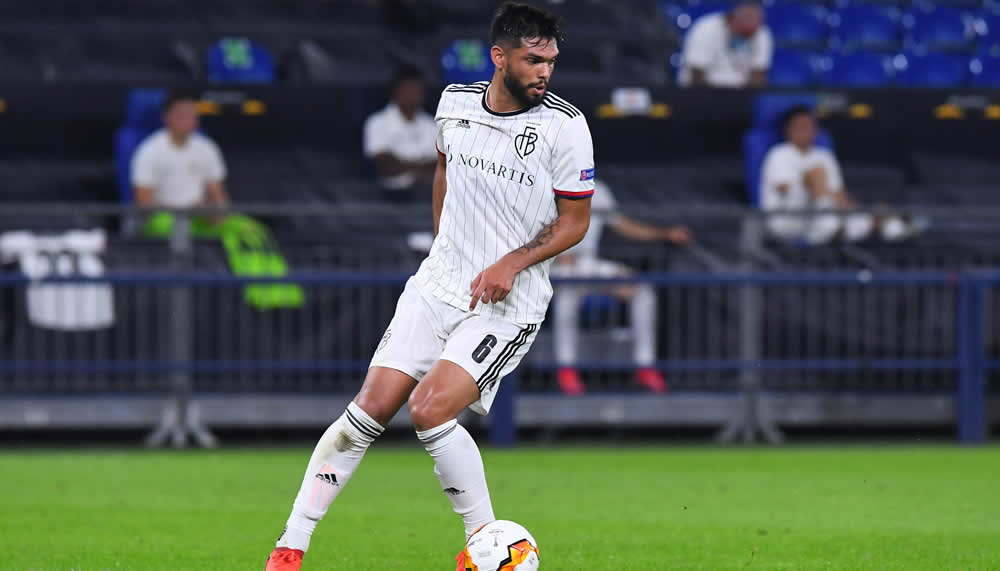 FCB-Verteidiger Omar Alderete auf dem Weg nach Berlin