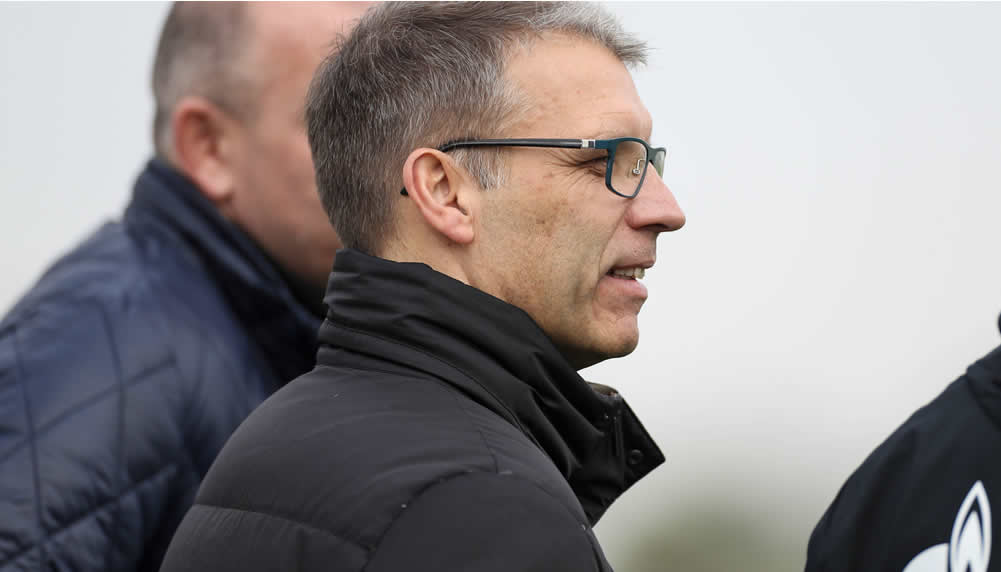 Peter Knäbel könnte auf Schalke befördert werden