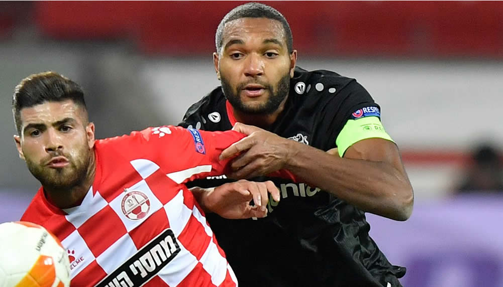 Nationalspieler Jonathan Tah denkt laut über einen Wechsel nach