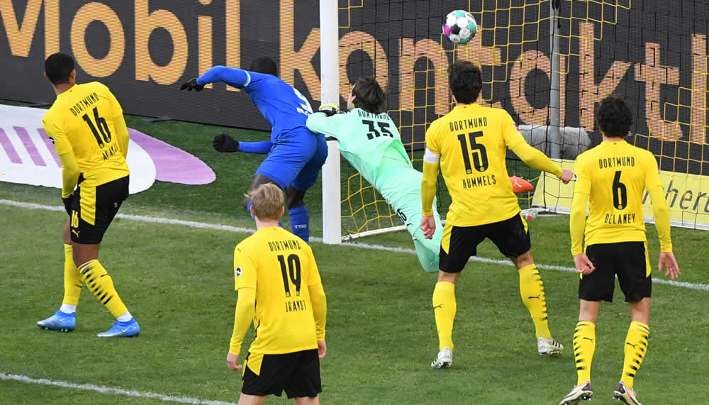 Hitz patzt erneut, Veljkovic verletzt raus