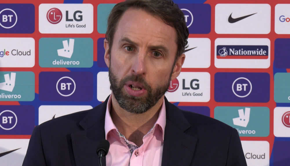 Englands Nationaltrainer Southgate will baldige Impfung für Fussballprofis
