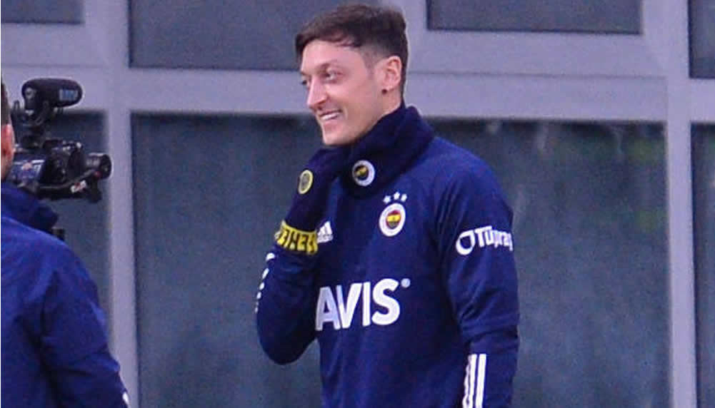 Mesut Özil hat vor dem EM-Start eine Botschaft für das DFB-Team