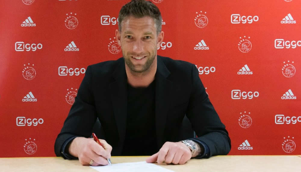 Ajax verlängert mit Goalie Maarten Stekelenburg