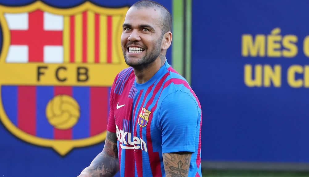 Perfekt: Der FC Barcelona registriert Dani Alves für den Spielbetrieb