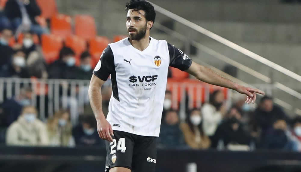 Eray Cömert verursacht Penalty im 1. Spiel für Valencia