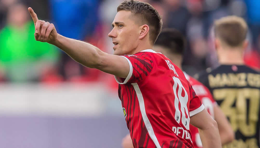 Nils Petersen hält Freiburg die Treue und verlängert