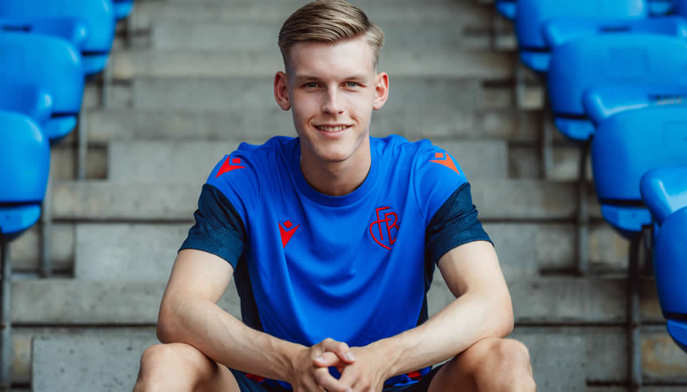 Der FC Basel spannt der Hertha Sturmtalent Anton Kade aus