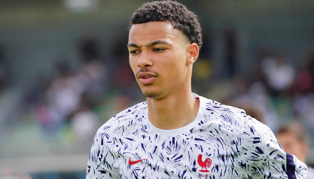 Hugo Ekitike ist bereits zum Medizintest bei PSG geladen