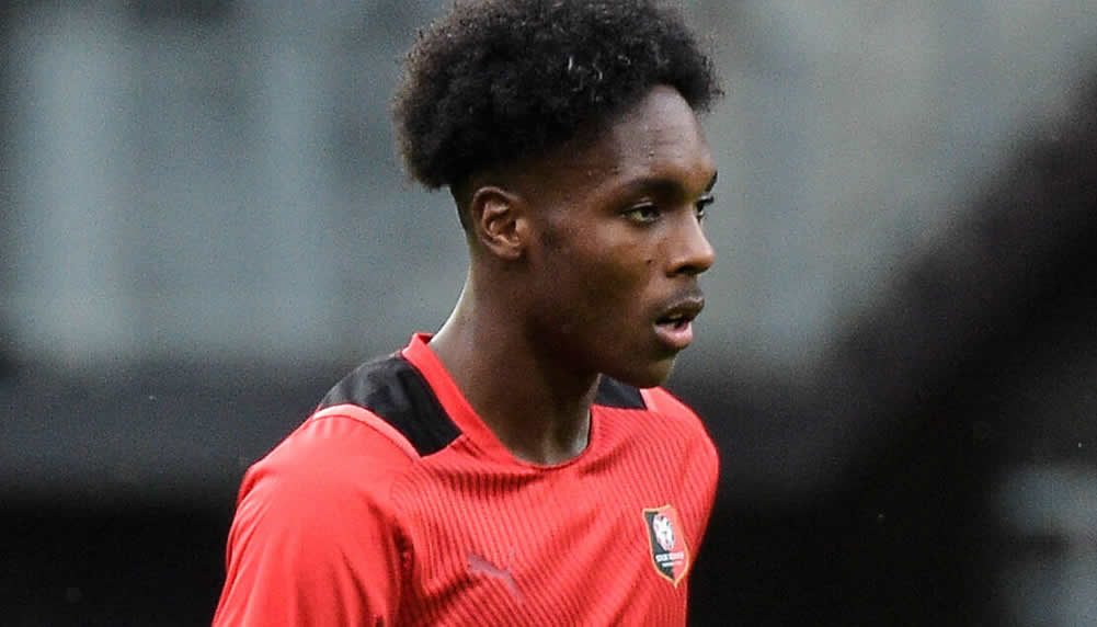 Der FC Bayern gibt Angebot für Jungstar Mathys Tel ab