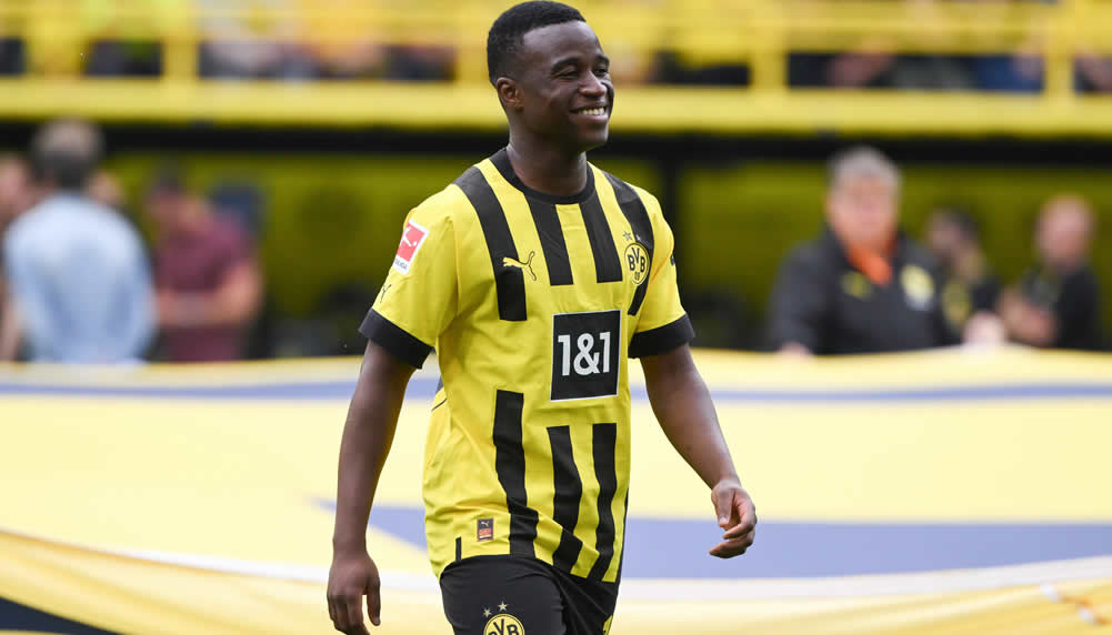 Edin Terzic will Youssoufa Moukoko zur Vertragsverlängerung bringen