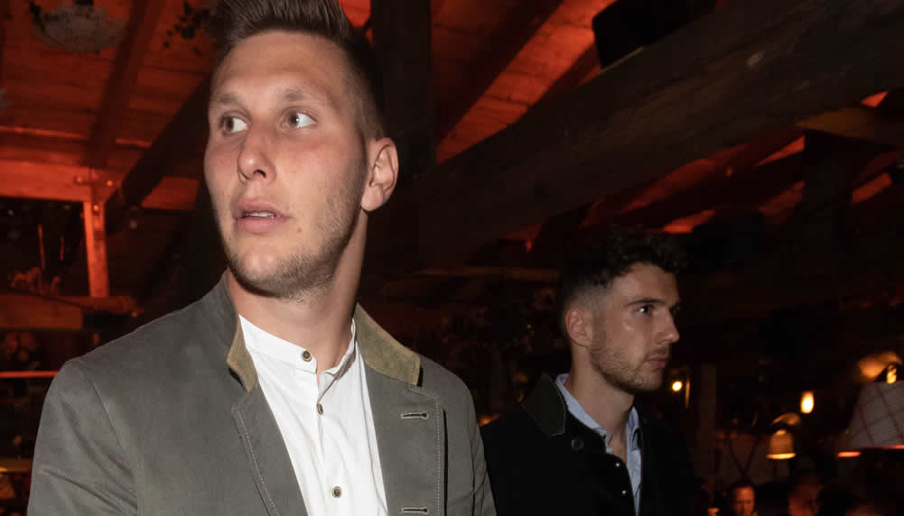 Niklas Süle hat die Bayern-Profis am Oktoberfest aufgemuntert
