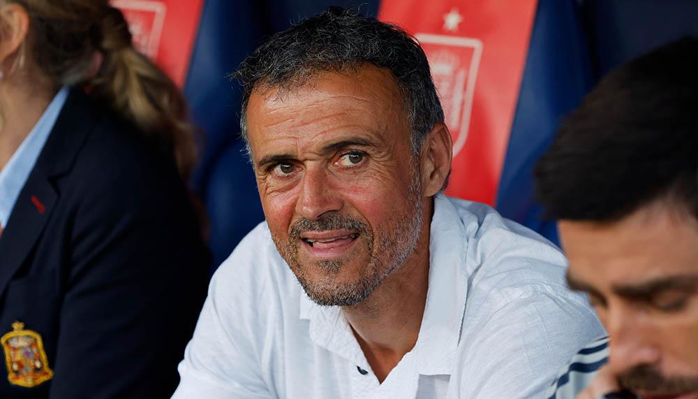 Spanien-Coach Luis Enrique verneigt sich vor der Nati
