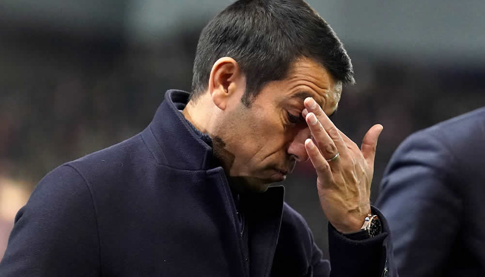 Die Rangers werfen Trainer Giovanni van Bronckhorst raus