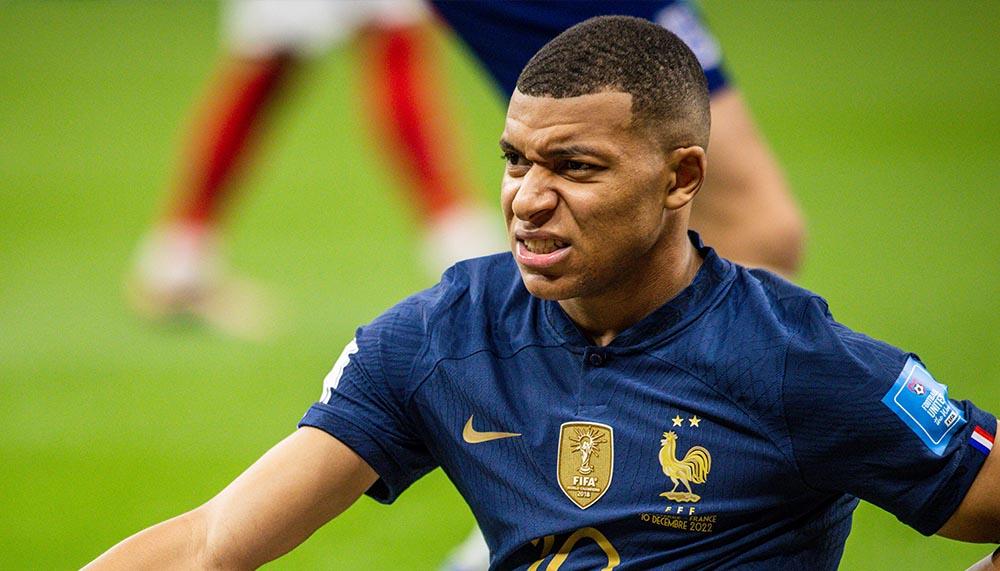 Mbappé wird von England-Star im Tunnel gekorbt
