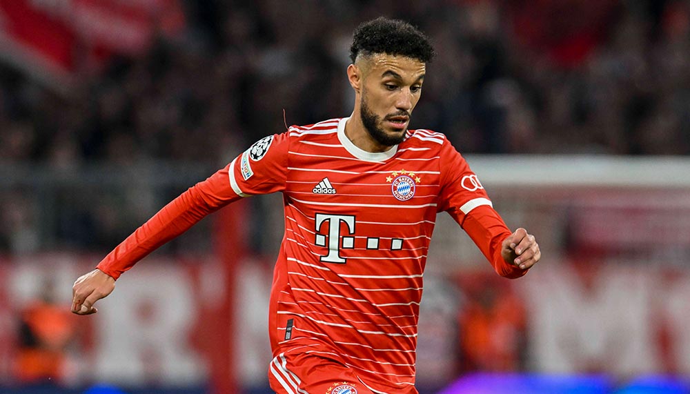 Bayern-Profi Noussair Mazraoui trainiert wieder mit dem Ball