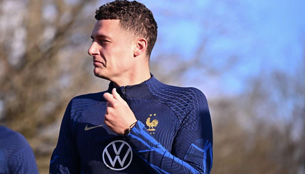 FC Bayern: Pavard-Entscheidung noch nicht gefallen