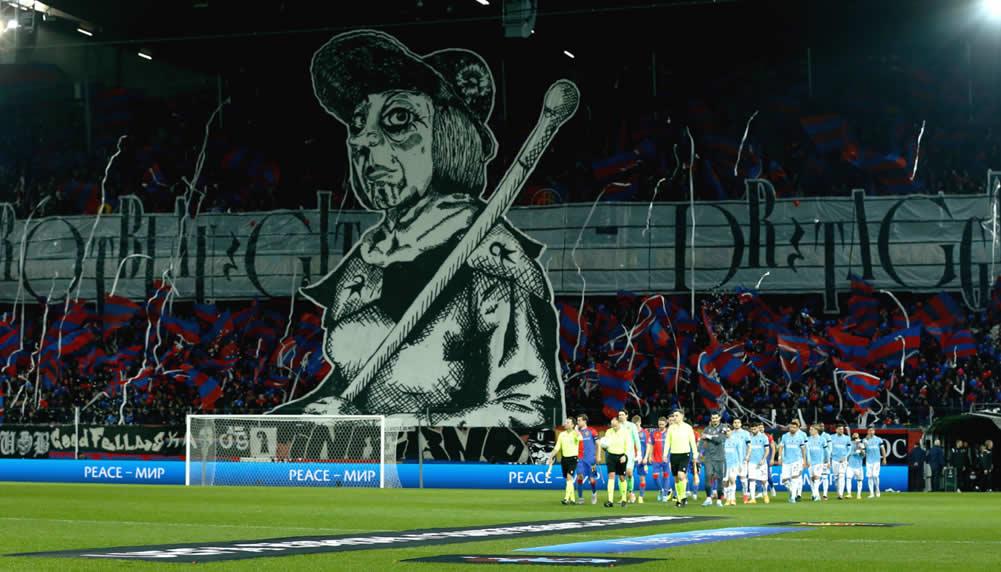 Vermummte FCB-Fans aus Muttenzerkurve ziehen Stadion-DJ den Stecker