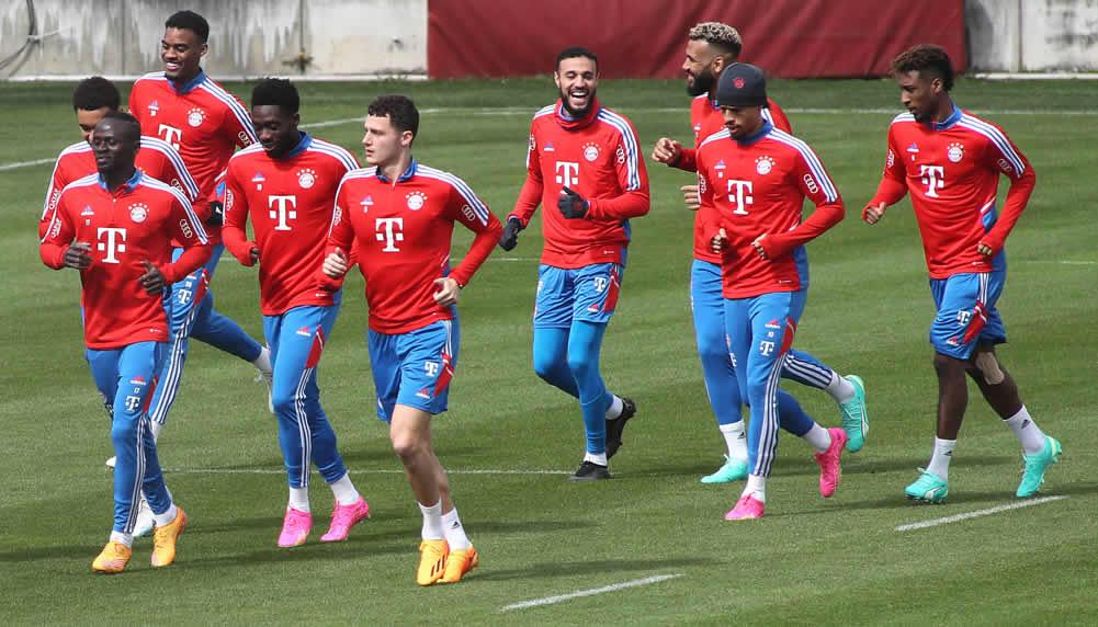 Sané & Mané lassen sich im Bayern-Training nichts anmerken