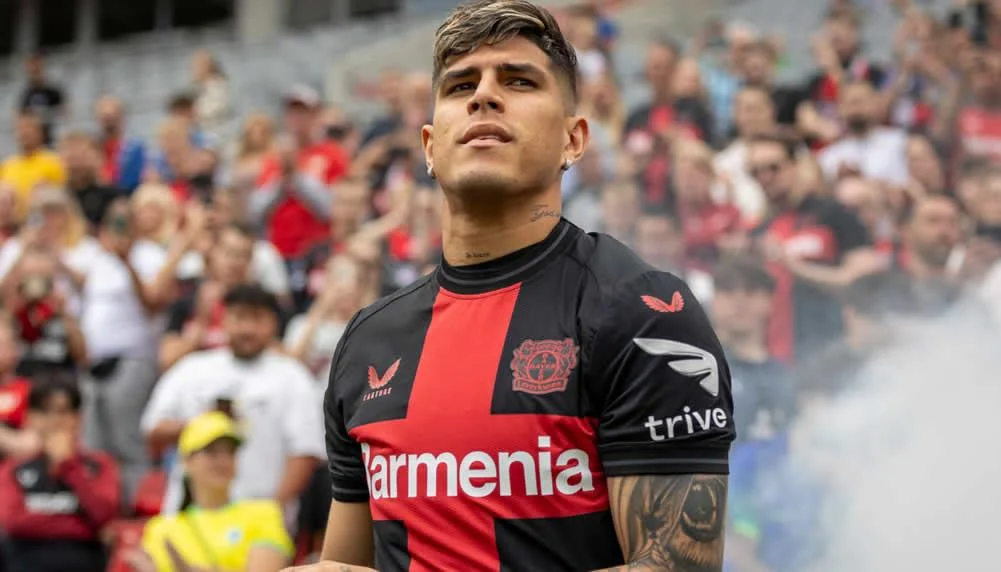 Leverkusen-Profi Piero Hincapié weckt das Interesse von Liverpool