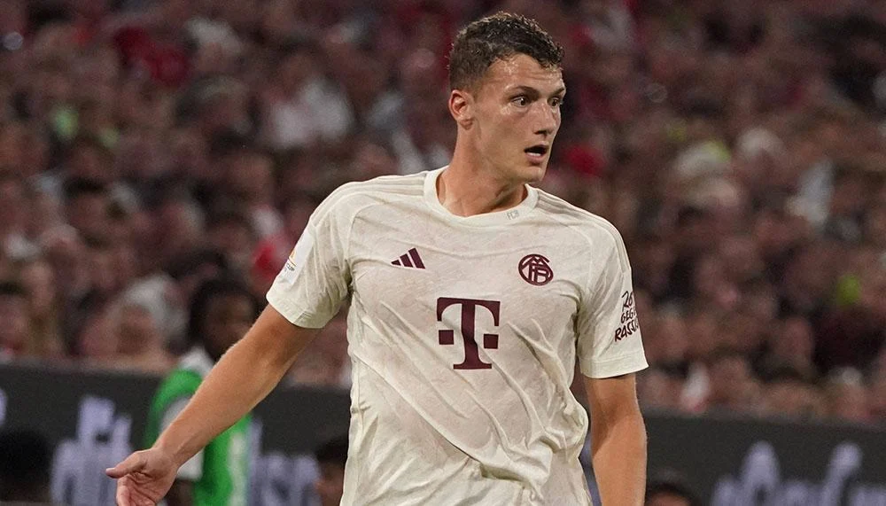 Bayern lehnt Manchester Uniteds erstes Angebot für Pavard ab