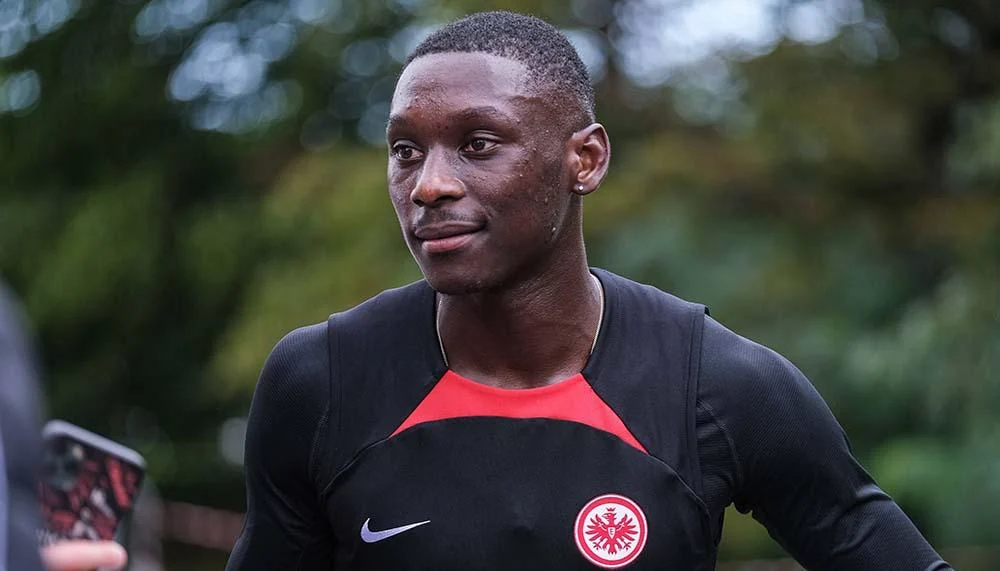 Gerüchte um Kolo Muani: Frankfurt-Trainer Toppmöller reagiert