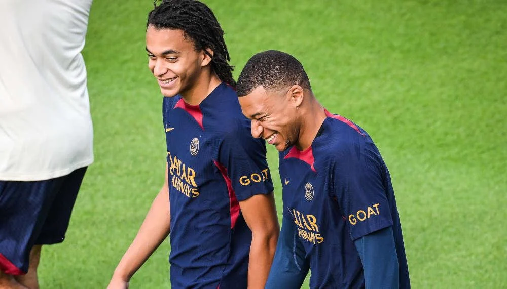 Der kleine Bruder von Kylian Mbappé steht erstmals im PSG-Kader