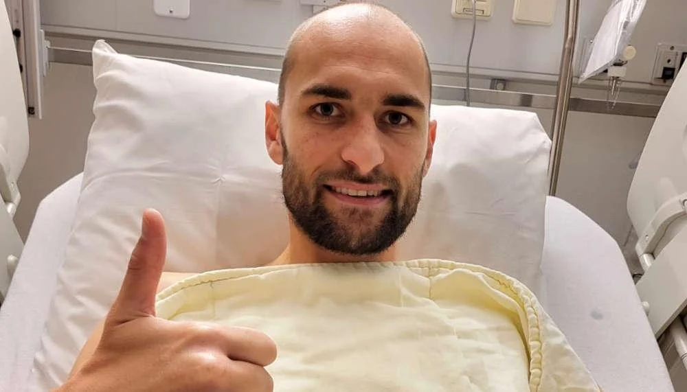 Bas Dost meldet sich nach Wiederbelebung aus dem Krankenhaus