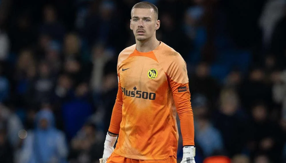 YB-Goalie Anthony Racioppi bei einem Serie A-Klub im Gespräch